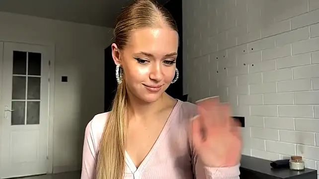 ZaidaSchwarten - underboobies