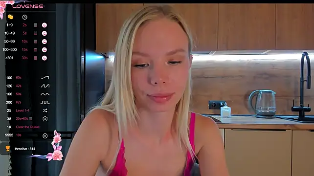 Olivia_Bells - take off the top😛😋