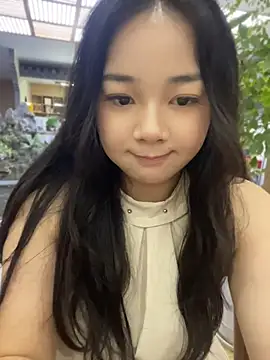 Luna-girl - 坐男人腿上问他有没有反应