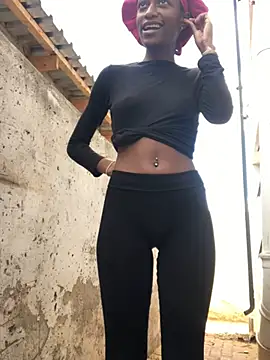 Caramel102004 - Get naked outside