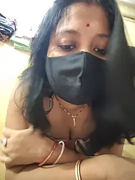 Curvy-Kamini