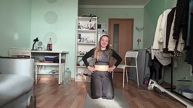EhtelAngelbeck - get into the cat pose