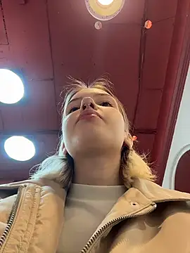 AshleyMur - naked show