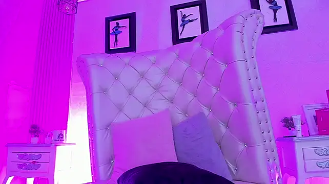 Pola_Pnk - Rub fingers on pussy