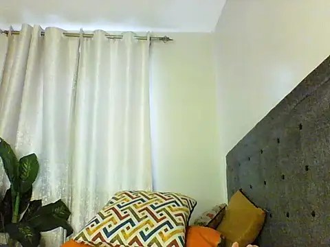 Ebony_sweet_slut - lets have funs daddyy no limit