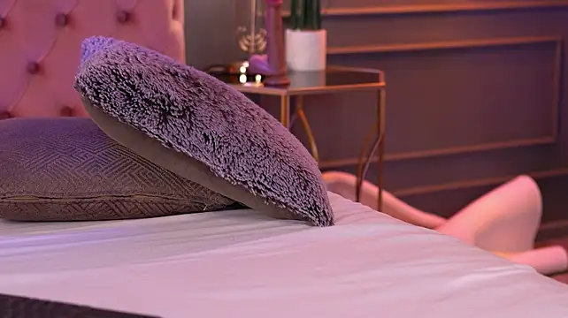 RubyMistique - Pussy Rubs