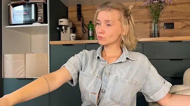 Adelovenick - FUCK HER DOGGY