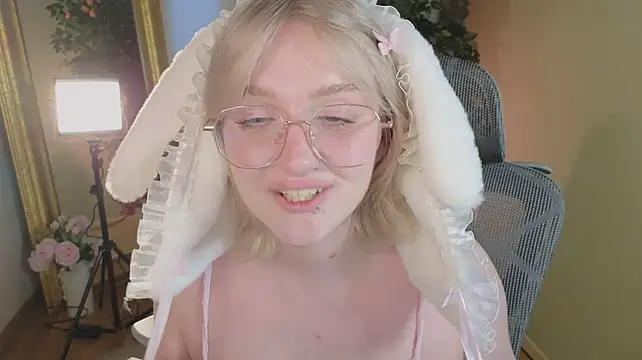 ELLIEJAY - spanking my sweet ass