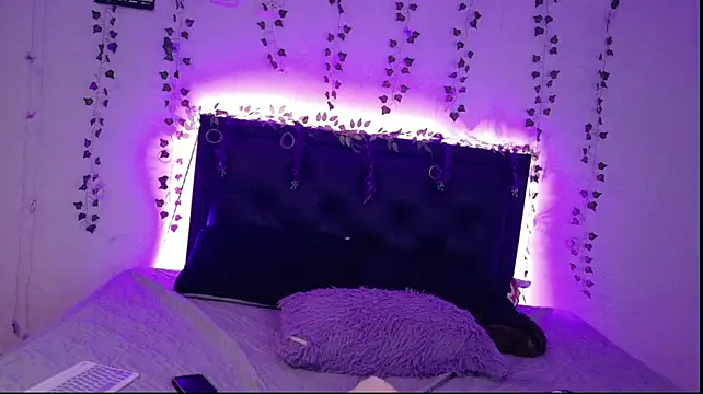 Zafiro_Raven - Nude exotic dance