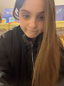 Lunabelle_ - show this sweet boobies omg