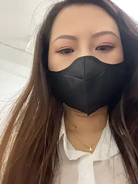 Mimi05231 - 电梯口脱内裤