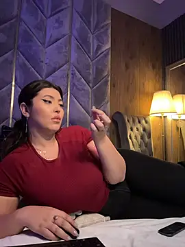 CleoLangley - Spit tease on my naked boobs 💎