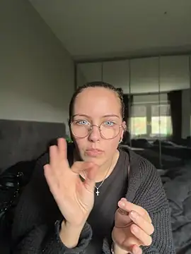 MaryPeach666 - Pussy close up 🐱