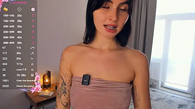FeliciaKogen - tease with a finger between the buttocks