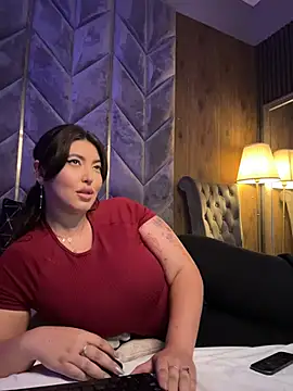 CleoLangley - Spit tease on my naked boobs 💎