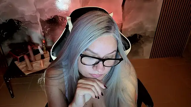 MarianL0ve - play with my tits🍒🥵