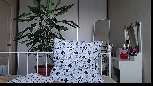 ShyEvaa - Help me cum