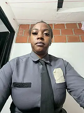 CiaraEbony - ♥ big squirt in front of my boss ♥