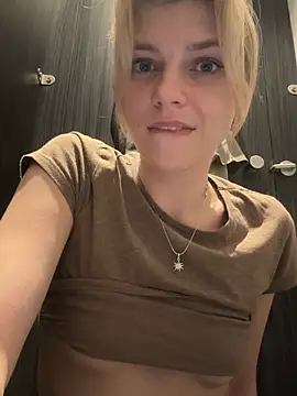 ValenciaShock - PLAY WITH MY SWEET NIPPLES