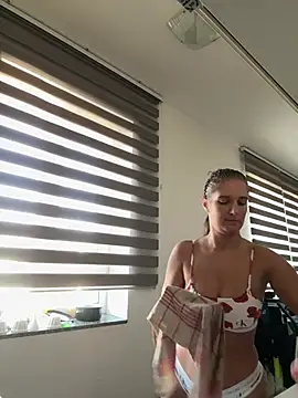 Jennifer11772 - Horse dildo