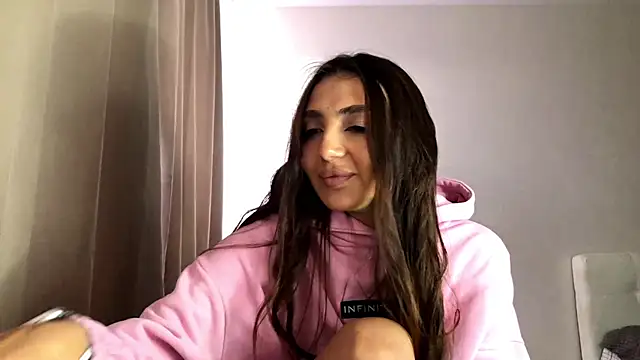 Ellya_ - bite my lips + cute face close up