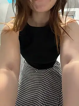 SlavicCandy - take off my skirt public (WC)