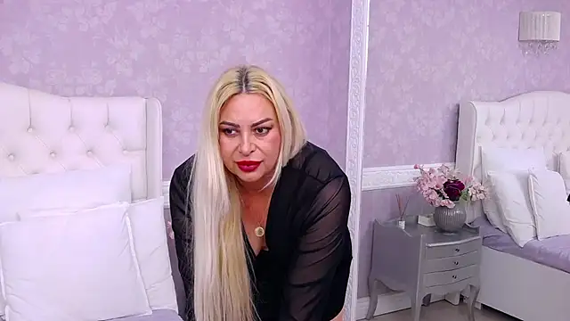 JulieRossini - 😈 Striptease & Blowjob💦