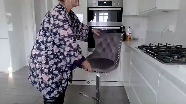 BlondeBusty-Carmen45 - Tit play with ice