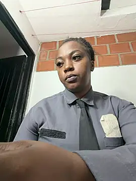 CiaraEbony - ♥ big squirt in front of my boss ♥