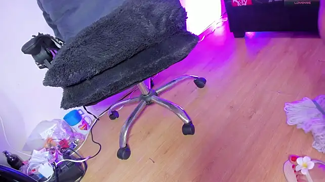 Sharonxt - Show tits
