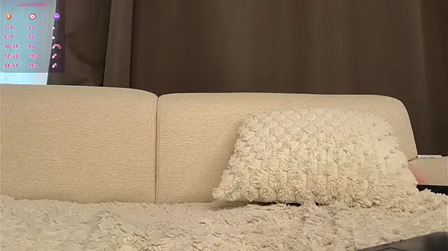 LindaFarm - tease naked ass