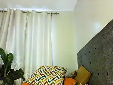 Ebony_sweet_slut - lets have funs daddyy no limit