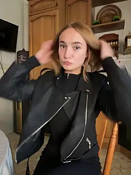 SugarDanger - Friend slap my naked ass