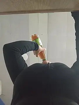 NahomyEvans - Show My tits
