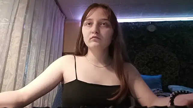 VeyaNyx - Tease with my pants