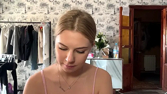 HoneysPiee - hottest flash ass :3