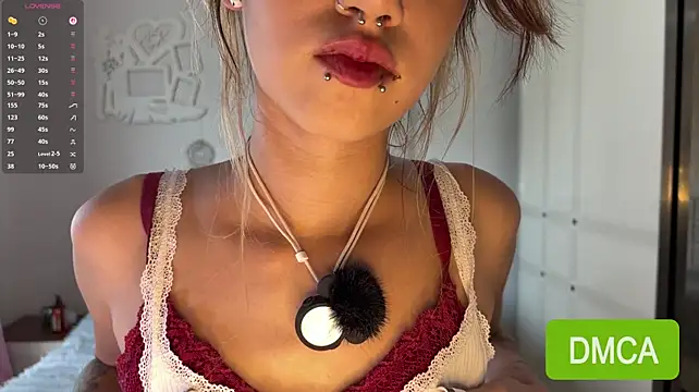 JuliaPierce - Lift up my top and show you my bra
