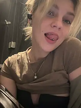 ValenciaShock - PLAY WITH MY SWEET NIPPLES
