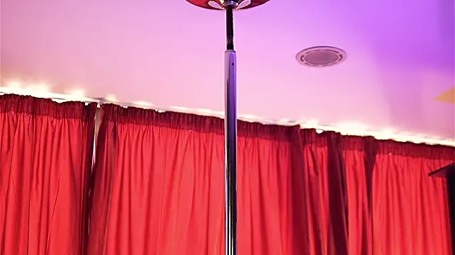 LuxenNoir - my pussy is craving for some fingers