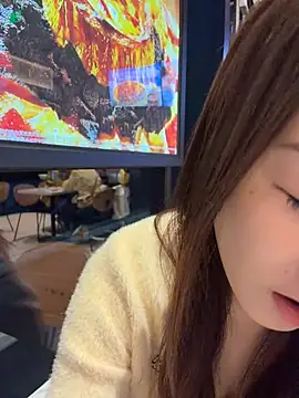 Zhenzhu443 - 任意脱掉一件