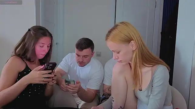 Fcjuicy_pussy - girls kissing