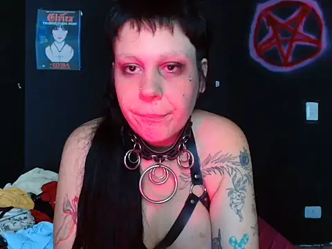 Kaotyka - dildo on pussy