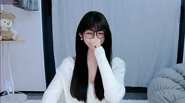 Lulu-789 - 承认吧你眼睛没有我漂亮，因为我眼里有你