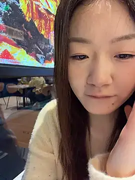 Zhenzhu443 - 任意脱掉一件