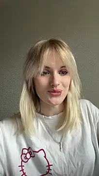 LizzettMorty - Playful lipstick👅