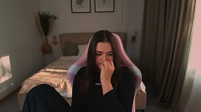 EvaRaider - fuck my pussy and give a blowjob