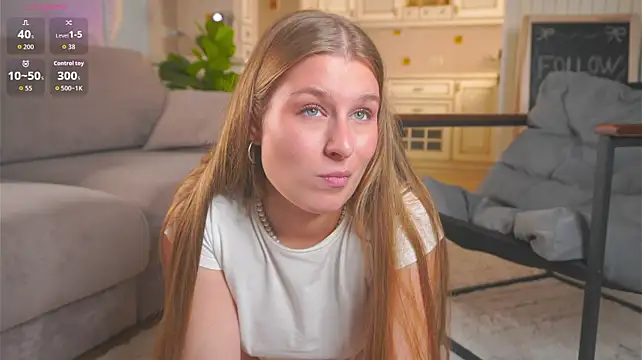 RuthHoch - Take off my shorts &stoke pussy in doggy