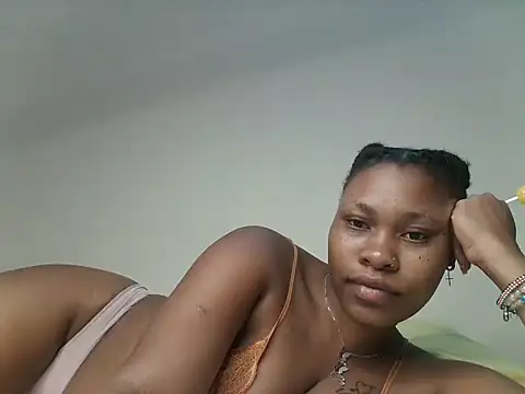 Juicyy_afriq - birthday month