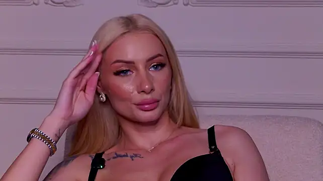 AngieShae - Bring out my ultimate temptation 💋