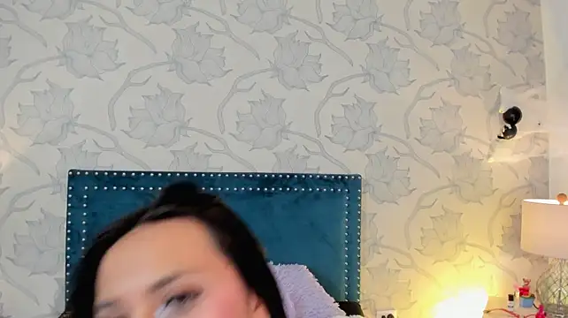 Julietta_33 - fingers inside the vagina